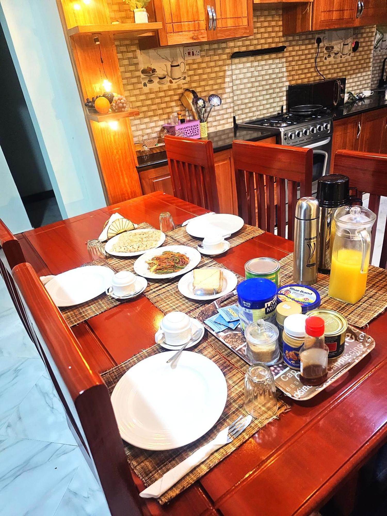 Safi House Bed & Breakfast Boma la Ngombe Exterior photo