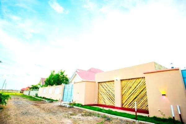 Safi House Bed & Breakfast Boma la Ngombe Exterior photo