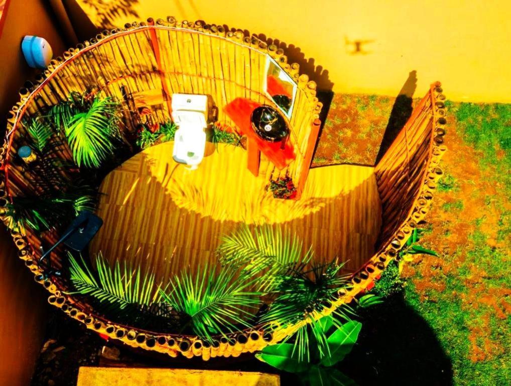 Safi House Bed & Breakfast Boma la Ngombe Exterior photo